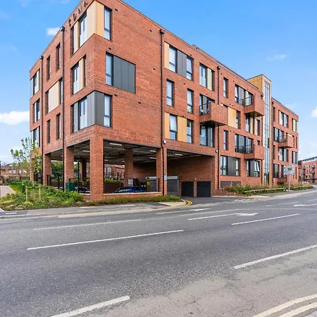 Penthouse With Gorgeous Minister View - Hot Tub - Gym - Free Parking - Pool & Table Tennis Table Apartamento York