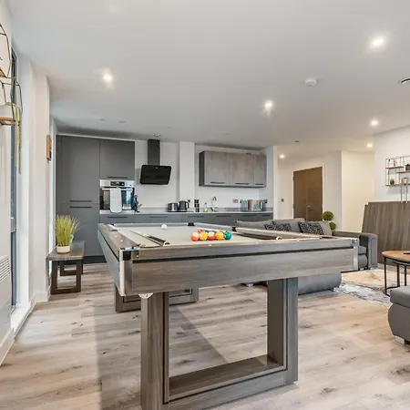 Apartamento Penthouse With Gorgeous Minister View - Hot Tub - Gym - Free Parking - Pool & Table Tennis Table York