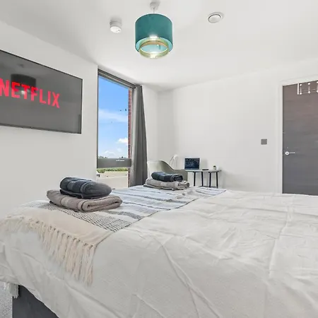 Penthouse With Gorgeous Minister View - Hot Tub - Gym - Free Parking - Pool & Table Tennis Table York