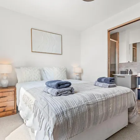 Penthouse With Gorgeous Minister View - Hot Tub - Gym - Free Parking - Pool & Table Tennis Table Apartamento York